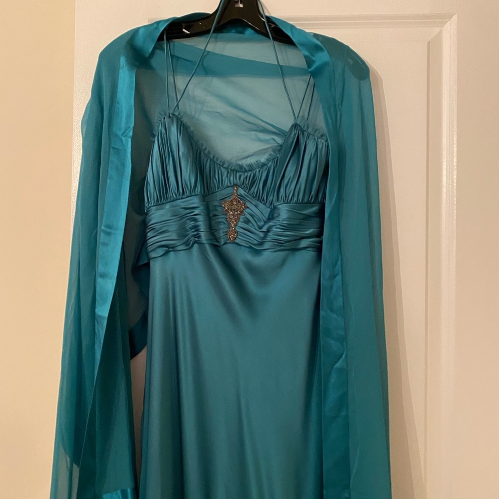 Badgley Mischka NWT Silk Evening Gown. Size 4